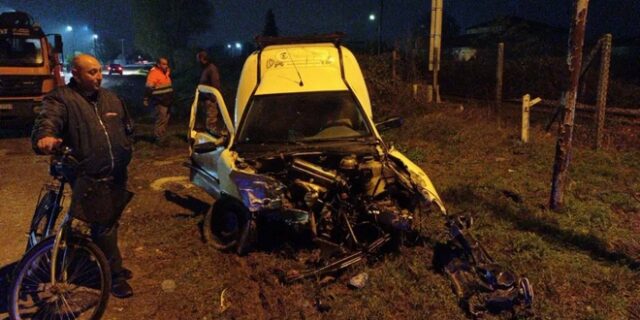 Τρίκαλα: Σφοδρή σύγκρουση τρένου με αυτοκίνητο