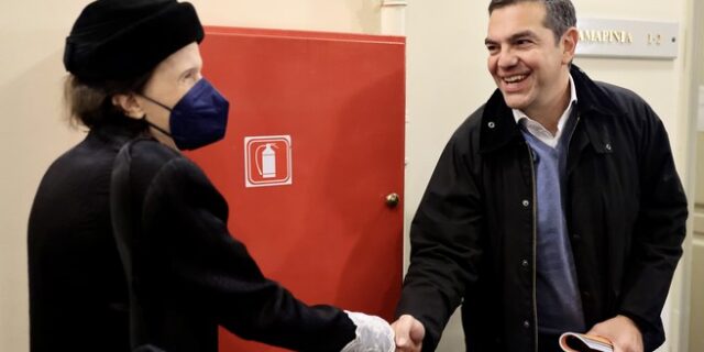 Τσίπρας: Είδε οικογενειακώς “τα φώτα της πόλης” στο Ρεξ