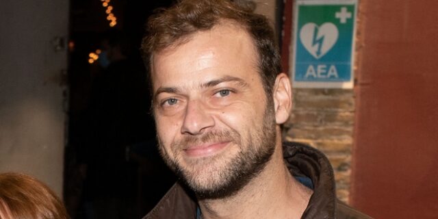 Ορέστης Τζιόβας: “Είμαι straight με κάποιες bisexual ανησυχίες”