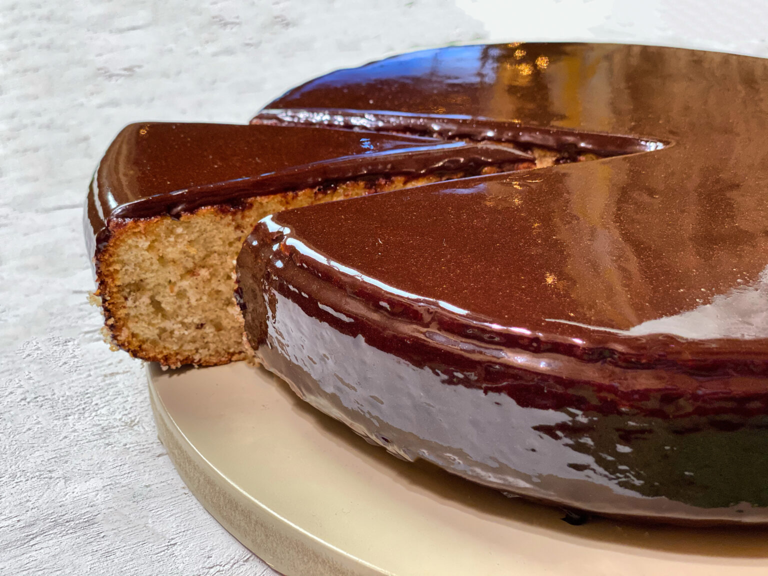 Mirror glaze βασιλόπιτα για να ξεφύγετε από τις κλασσικές συνταγές