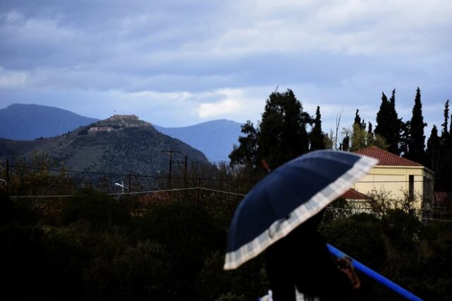 Καιρός Αθήνα: Τοπικές βροχές και πιθανόν καταιγίδες