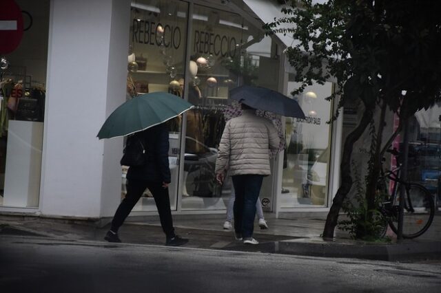 Καιρός: Βροχές και καταιγίδες το επόμενο τριήμερο – Πότε υποχωρούν τα φαινόμενα