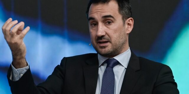 Χαρίτσης: “Η κρίση έχει νικητές κάποια μεγάλα επιχειρηματικά συμφέροντα”
