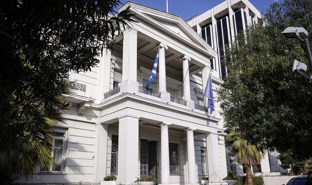 “Έφαγαν” τον εκπρόσωπο του ΥΠΕΞ – Η κυβέρνηση διαψεύδει ότι έγινε για το Predator