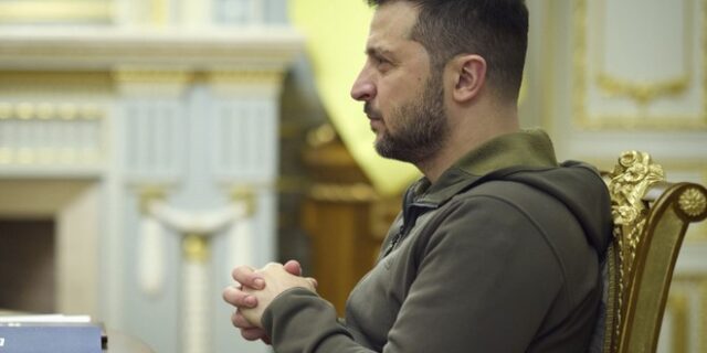 Τηλεφωνική επικοινωνία Μητσοτάκη με Ζελένσκι – Οι ευχές για το νέο έτος και η υπόσχεση για την Ουκρανία