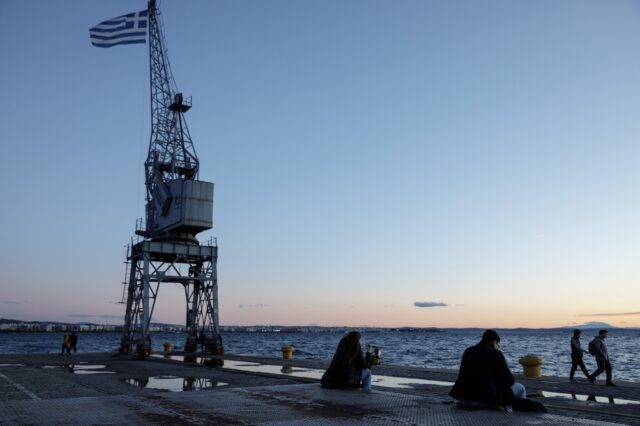 Υπάρχει άλλος δρόμος για την ελληνική οικονομία;