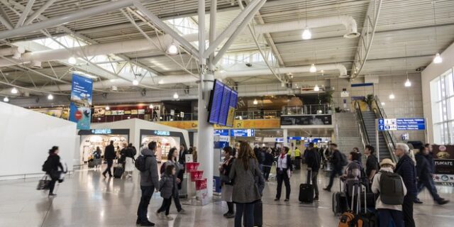 Στην Ελλάδα έρχονται για Πάσχα οι Ευρωπαίοι τουρίστες – Χιλιάδες κατέφθασαν το Σαββατοκύριακο