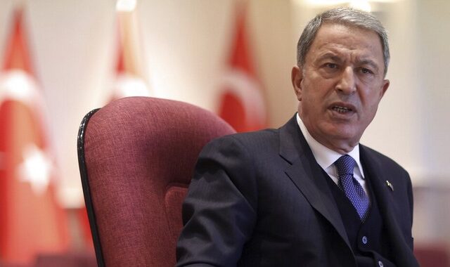 Ακάρ: “Οι τούρκοι στρατιώτες δεν άργησαν να προσφέρουν βοήθεια στα θύματα του σεισμού”