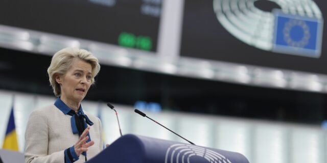 Κομισιόν: Η ΕΕ είναι αποφασισμένη να αντικαταστήσει τα ρωσικά ορυκτά καύσιμα και να μειώσει τις τιμές στην ενέργεια