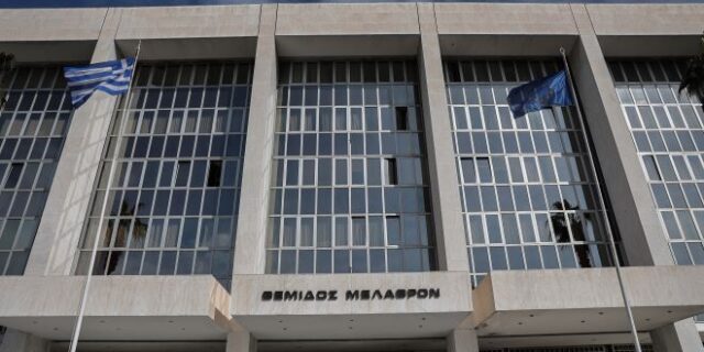 Υποκλοπές: Η χώρα έχει Σύνταγμα