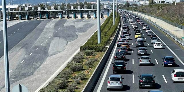 Κίνηση στους δρόμους: Ομαλά και πάλι η Αττική Οδός από καραμπόλα τεσσάρων οχημάτων – LIVE ΧΑΡΤΗΣ