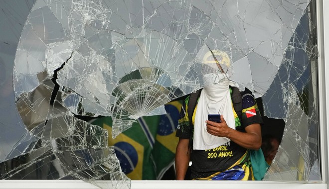 Βραζιλία: Πώς οργανώθηκε η εισβολή των Μπολσοναριστών – Οι επαφές με συνεργάτες του Τραμπ