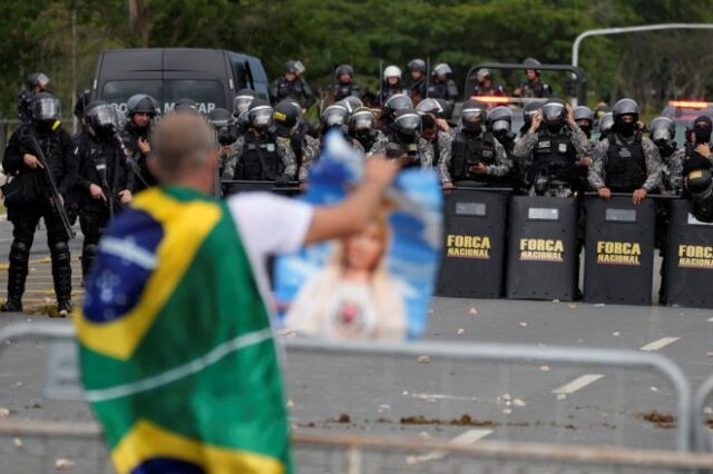 Βραζιλία: Συνελήφθησαν 150 οπαδοί του Μπολσονάρου