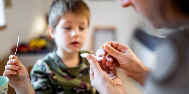 Κορονοϊός: Ανησυχία για νέο υπερμεταδοτικό στέλεχος από τη Βόρεια Αμερική – Έρχεται εμβόλιο για τον RSV