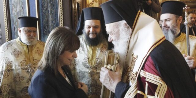 Παρουσία Σακελλαροπούλου – Μητσοτάκη η πρωτοχρονιάτικη δοξολογία στη Μητρόπολη