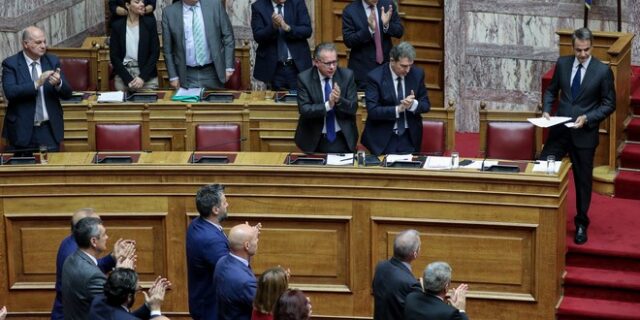 Οι 156 “καμικάζι” των υποκλοπών