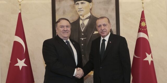 Πομπέο: Το τρίωρο βίντεο του Ερντογάν για το πραξικόπημα, η κλειδωμένη πόρτα και οι σχέσεις με την Ελλάδα