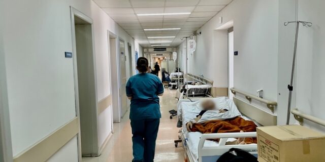 Νοσοκομεία: Τριτοκοσμικές σκηνές στις εφημερίες – Συναγερμός για τα ράντζα στο υπ. Υγείας