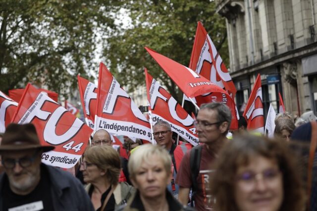 Γαλλία: Να κόψει το ρεύμα σε βουλευτές και μεγιστάνες απειλεί συνδικάτο – Μαζική απεργία την Πέμπτη για το συνταξιοδοτικό