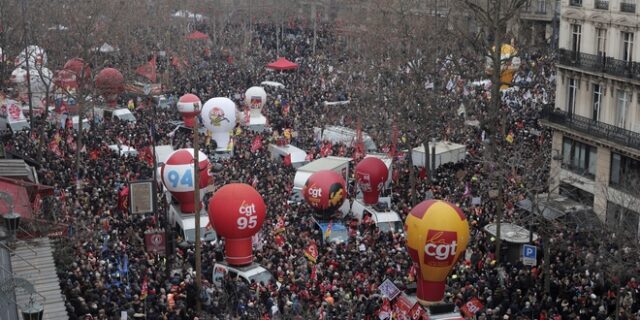 Γαλλία: Χιλιάδες απεργοί στους δρόμους κατά της αύξησης της ηλικίας συνταξιοδότησης