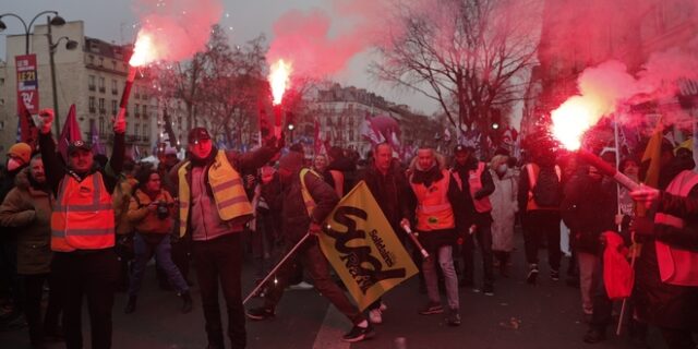 Γαλλία: Απεργούν οι εργαζόμενοι στα λιμάνια, τα διυλιστήρια και τον ενεργειακό τομέα