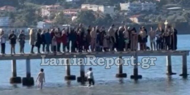 Φθιώτιδα: Σοβαρός τραυματισμός 22χρονου που βούτηξε για τον Σταυρό