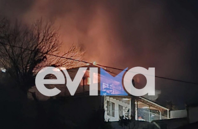 Φωτιά στην Εύβοια: Κάηκε ολοσχερώς το σπίτι του πρώην δημάρχου στην Κύμη
