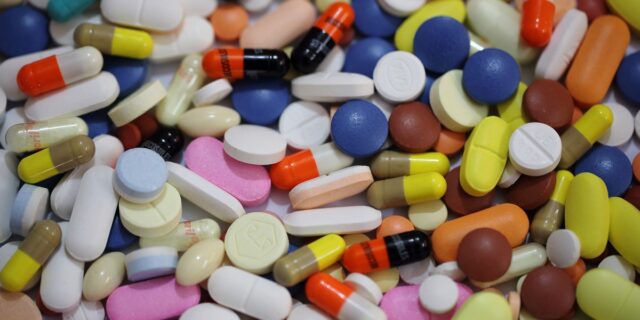 Τι είναι τα γενόσημα και γιατί αποτελούν λύση στο πρόβλημα της έλλειψης σε φάρμακα στην Ελλάδα