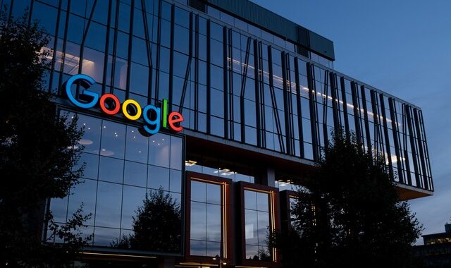 Google: Ανακοίνωσε 12.000 απολύσεις στη μητρική εταιρεία
