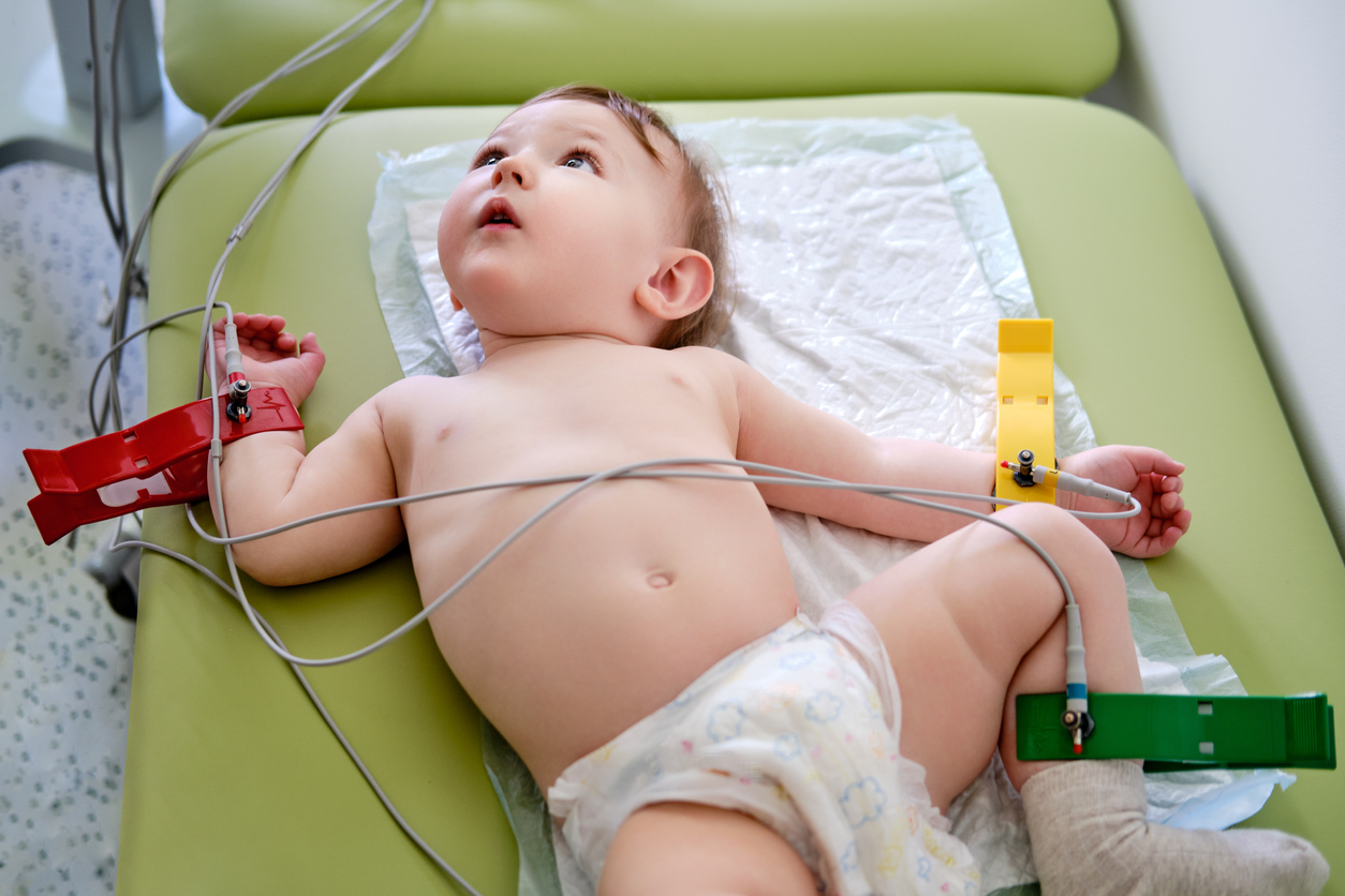 In Italia neonati di 18 mesi destinati al trapianto di cuore tramite trasporto aereo d’urgenza