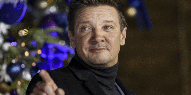 Jeremy Renner: Έσπασε πάνω από 30 κόκαλα στο ατύχημα με το εκχιονιστικό – Η φωτογραφία που ανέβασε στο Instagram