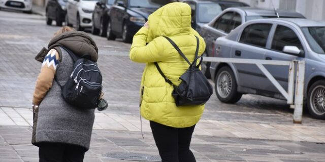 Καιρός: Νεφώσεις με τοπικές βροχές και χιόνια στα ορεινά