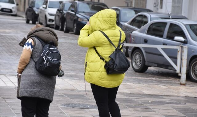 Καιρός: Νεφώσεις με τοπικές βροχές και χιόνια στα ορεινά