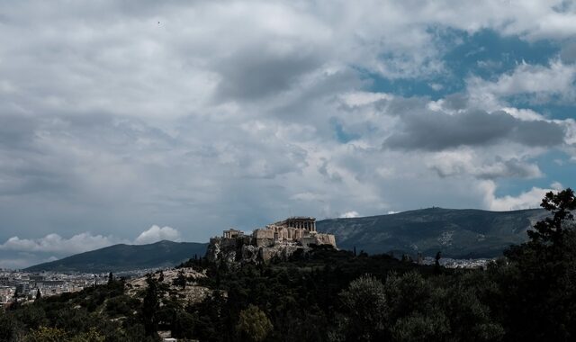 Καιρός: Σταδιακή ύφεση της κακοκαιρίας μέχρι το μεσημέρι – Πτώση της θερμοκρασίας