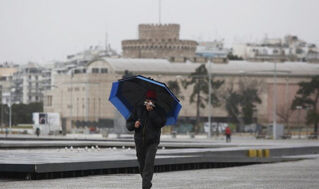 Καιρός Θεσσαλονίκη: Τοπικές βροχές με σταδιακή βελτίωση από το απόγευμα