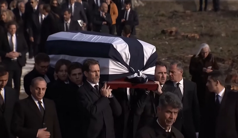 Κηδεία τέως βασιλιά Κωνσταντίνου: Ολοκληρώθηκε η ταφή