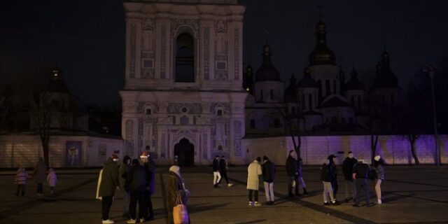 Πόλεμος στην Ουκρανία: Νέες ρωσικές επιθέσεις τις πρώτες ώρες του 2023 – “Μαχόμαστε ως τη νίκη” δήλωσε ο Ζελένσκι