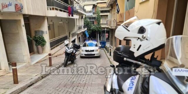 Λαμία: Νεκρή γυναίκα από πτώση σε ακάλυπτο πολυκατοικίας