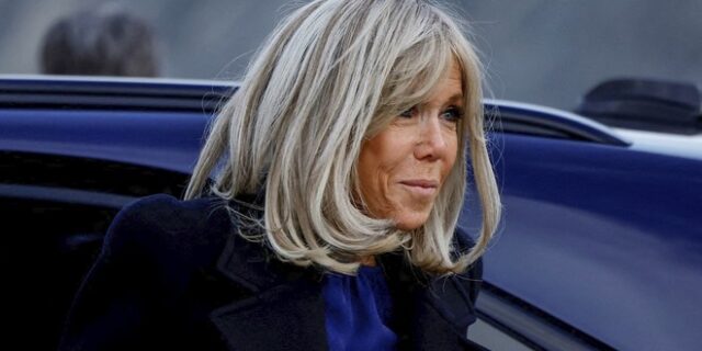 Γαλλία: Υπέρ της επιστροφής της στολής στα σχολεία η Μπριζίτ Μακρόν