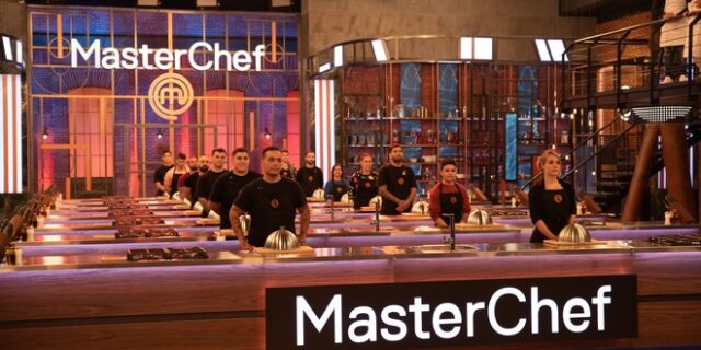 Masterchef: “Βόμβα” με τις φετινές αλλαγές – “Γαλλικά”, νεύρα και καμένα πιάτα