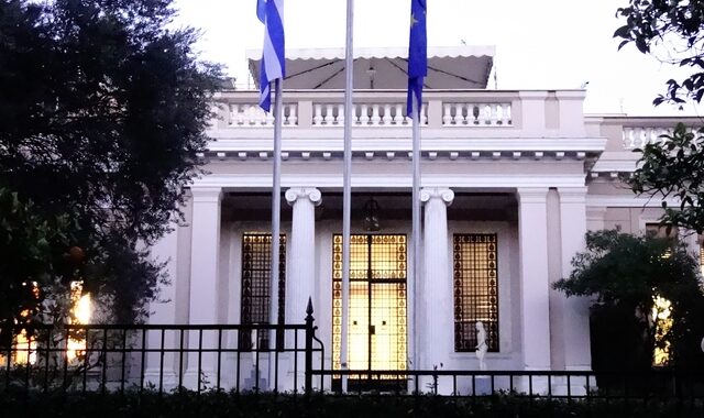 Το Μαξίμου κατηγορεί τον Ράμμο για “προνομιακές σχέσεις με ΣΥΡΙΖΑ”