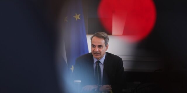 Με αοριστίες για “ρυπαρά δίκτυα” αμύνεται η κυβέρνηση στις αποκαλύψεις της ΑΔΑΕ