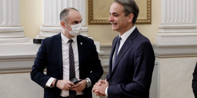 Εκλογές: Με το διάλογο Μητσοτάκη-Κουτσούμπα “κλείδωσε” ο Απρίλιος