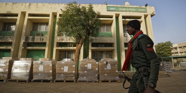 Νιγηρία: Ένοπλοι απήγαγαν πάνω από 30 ανθρώπους σε σιδηροδρομικό σταθμό