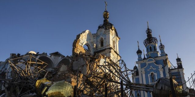 Ουκρανία: Έληξε η μονομερής εκεχειρία – “Δεν τηρήθηκε” λέει ο Ζελένσκι