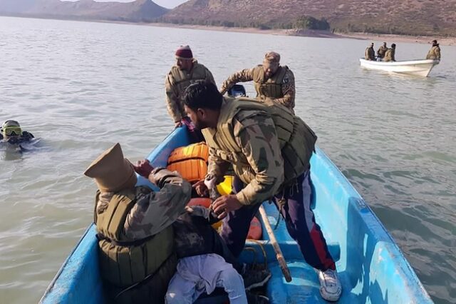 Τραγωδία στο Πακιστάν: 51 νεκροί, τα 49 παιδιά, από ναυάγιο πλοιαρίου σε λίμνη