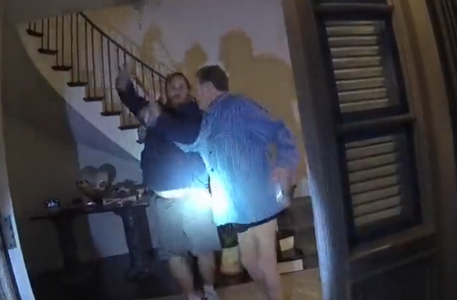 Βίντεο: Η στιγμή της επίθεσης με σφυρί κατά του Πολ Πελόζι