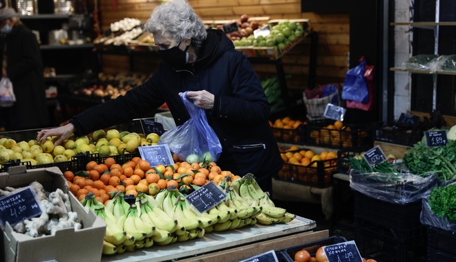 Πληθωρισμός: Καλπάζει στα τρόφιμα η ακρίβεια