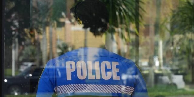 ΗΠΑ: Ρεπουμπλικάνος που απέτυχε να εκλεγεί συνελήφθη ως “εγκέφαλος” για τους πυροβολισμούς σε σπίτια Δημοκρατικών