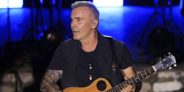 Στέλιος Ρόκκος: Εξιτήριο μετά την περιπέτεια υγείας του – Το βίντεο με την “πασαρέλα” του